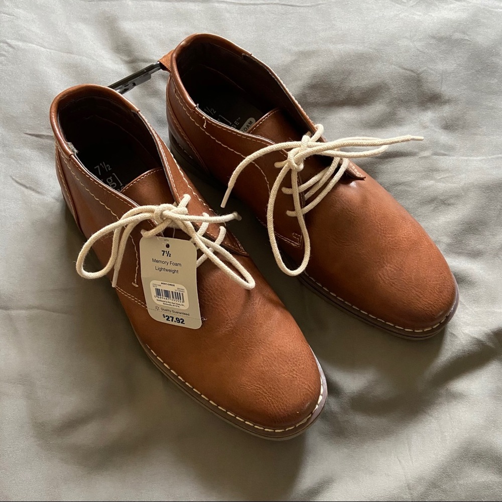 NWT Memory Foam Lightweight Men’s Dress Shoes